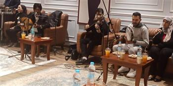 فرقة أسيوط تقدم باقة من الأغاني الوطنية والتراثية احتفالًا بالعيد