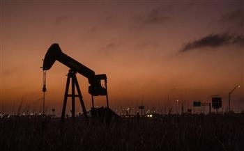 اضطرابات الشرق الأوسط تشعل النفط وتدفعه لمكاسب أسبوعية حادة