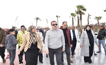 محافظ بورسعيد يتفقد كورنيش و شاطئ بورسعيد في ثاني أيام عيد الفطر
