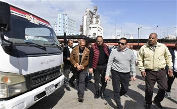 جولة مفاجئة لمحافظ بورسعيد داخل جراج حي الضواحي للوقوف على جاهزية المعدات والسيارات