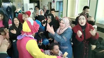قصور الثقافة بسوهاج ترسم البهجة على وجوه الأطفال مرضى السرطان في عيد الفطر