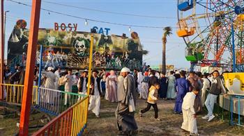 استمرار توافد المواطنون على الحدائق العامة والنوادي والمتنزهات والملاهي للاستمتاع بأجواء ثالث أيام عيد الفطر