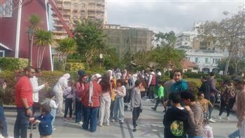 بورسعيد تتزين في ثالث أيام العيد.. إقبال كبير على الحدائق والمتنزهات وسط أجواء من السعادة والبهجة العارمة