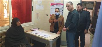 في جولة مفاجئة.. محافظ الجيزة: مجازاة واستبعاد قيادات بحي الهرم.. ورصد قصور بالشوارع