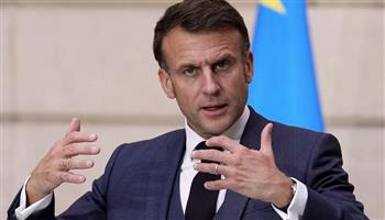 ماكرون: على جميع الأطراف وقف الهجمات مؤقتا على منشآت الطاقة