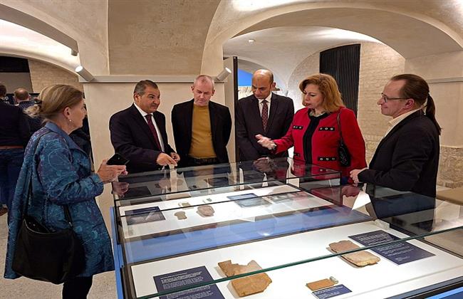 وزارة السياحة والآثار تشارك في افتتاح معرض «القدر في النجوم: بدايات الأبراج» بالعاصمة الألمانية برلين