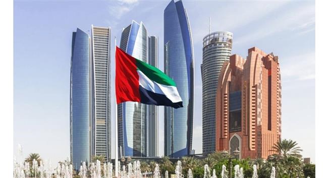 أبوظبي تعلن اعتراض صاروخ باليستي وإصابة شخص جراء سقوط شظايا