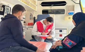 الهلال الأحمر المصري يطلق قافلة «زاد العزة» الـ162 بحمولة أكثر من 2.500 طنًا من المساعدات الإنسانية