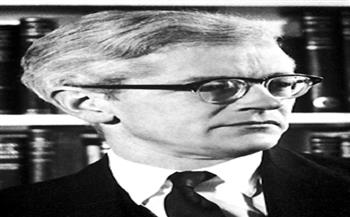 جون كندرو.. رائد فكّ أسرار البروتينات الحائز على نوبل