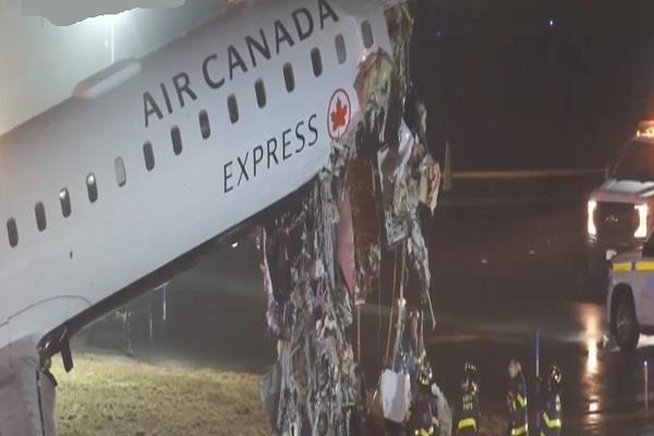 مصرع طيارين بعد اصطدام طائرة بمركبة في مطار لاجوارديا بنيويورك