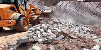 إزالة 36 حالة تعدى بمساحة 9020 م2 بمدن أسوان