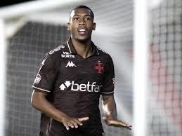 باريس سان جيرمان الفرنسي يرصد 100 مليون يورو لضم البرازيلي "ريان"  