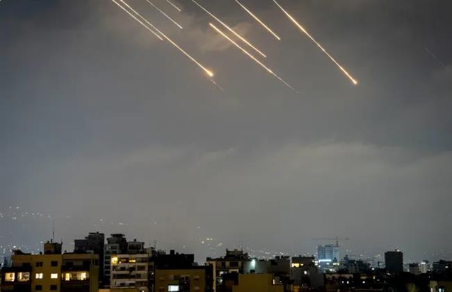 إعلام عبري: أمريكا تدرس وقف إطلاق النار مع إيران لمدة شهر للتفاوض