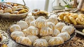 بعد موسم الكعك والحلويات.. كيف تعيدين التوازن الغذائي لأسرتك عقب عيد الفطر؟