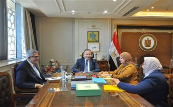 وزير التعليم العالي يبحث تعزيز كفاءة الخريجين بقطاع التمريض وأطقم التمريض بالمستشفيات الجامعية