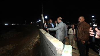 محافظ أسيوط في جولة مسائية لمتابعة تطوير كوبري نجع سبع.. وتوجيهات بتسريع التنفيذ وضمان الجودة