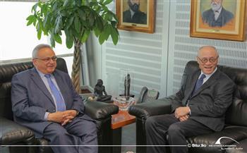 مدير مكتبة الإسكندرية يستقبل سفير اليابان لتعزيز أواصر التعاون