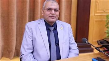 «شريعة وقانون أسيوط» تُناقش تحديات الأسرة الرقمية