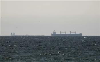 فاينانشال تايمز: إيران تسمح بعبور السفن غير المعادية مضيق هرمز