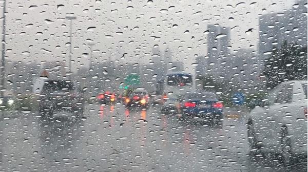 في ظل تحذيرات الأرصاد الجوية.. تجهيزات ذكية تحمي طفلك عند الخروج للضرورة