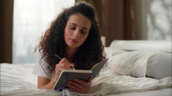 روتينك اليومي قد يرهقك.. علامات خفية لا تنتبهين لها