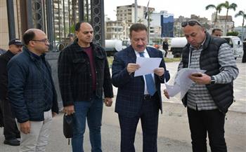محافظ بورسعيد يتفقد جاهزية عربات كسح مياه الأمطار أمام الديوان العام 