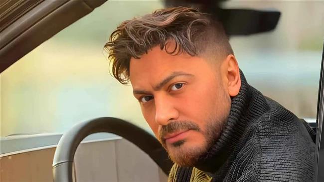 تامر حسني يشارك جمهوره ذكريات ألبوم «قرب كمان»