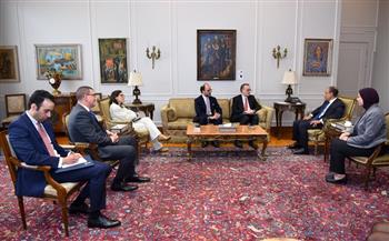 وزير الخارجية يستقبل وفد من البنك الأوروبي للاستثمار لبحث التداعيات الاقتصادية للتصعيد العسكرى في المنطقة