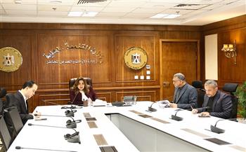 وزيرة التنمية المحلية والبيئة تتابع جهود المحافظات في التعامل مع تداعيات الطقس 