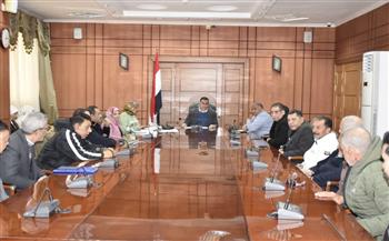 نائب محافظ بورسعيد يلتقي منتفعي مجمع المطاعم لمناقشة آليات التطوير والحفاظ على المكان