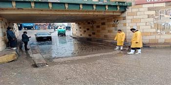 جهود الوحدات المحلية في التعامل مع موجة الطقس السيئ ورفع تجمعات المياه