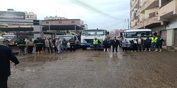 محافظ الدقهلية يتابع جهود الوحدات المحلية في رفع تجمعات مياه الأمطار على مدار الساعة 