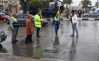 مياه القناة تكثف جهودها الميدانية للتعامل مع نوة الأمطار