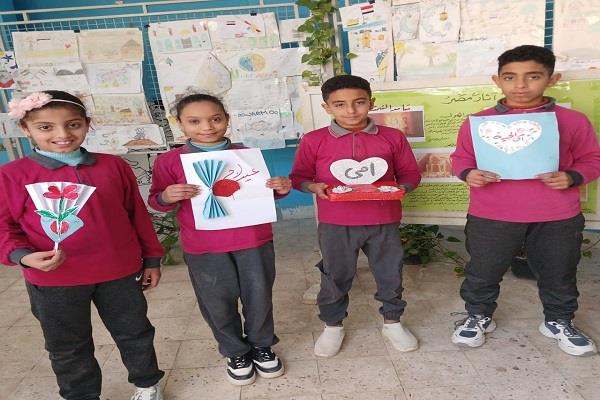 «هديتي لماما من بيئتنا».. إبداعات أطفال ثقافة الإسماعيلية في عيد الأم