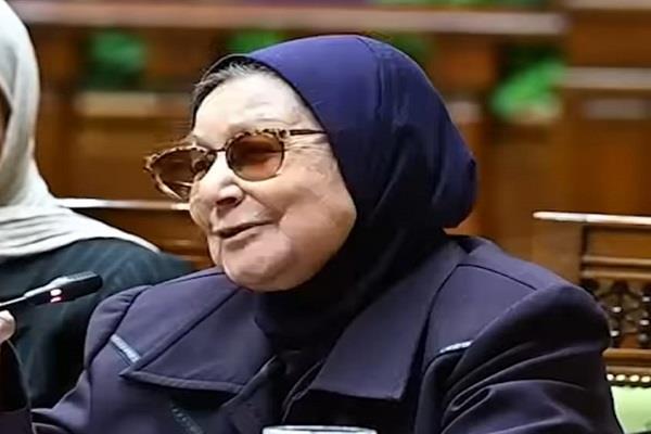 بعد تكريمها من الرئيس السيسي.. إليكِ أبرز المعلومات عن ماما عفاف