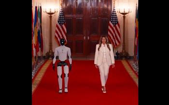 شاهد| "فيجور 03" أول روبوت بشري أمريكي في البيت الأبيض برفقة ميلانيا