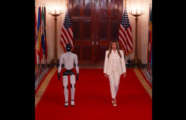 شاهد| "فيجور 03" أول روبوت بشري أمريكي في البيت الأبيض برفقة ميلانيا