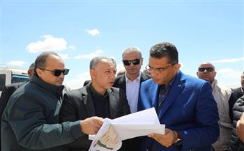 محافظ البحر الأحمر يتأكد من جاهزية البرابخ وحاجز التوجيه بالكيلو 8 لمواجهة التقلبات الجوية في رأس غارب