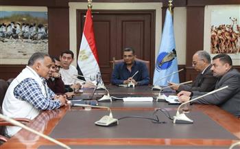 محافظ البحر الأحمر يطلق رؤية استراتيجية لتعزيز الاستدامة البيئية وصون الموارد الطبيعية بالمحافظة 