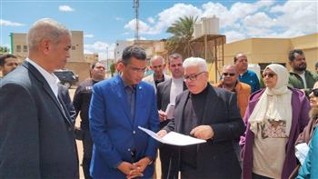 محافظ البحر الأحمر يتفقد عمارات الإسكان برأس غارب ويوجه ببدء تطوير منطقة خور رحمي