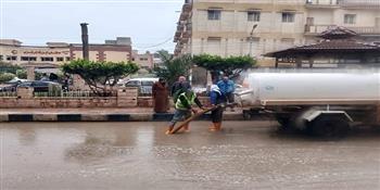 محافظ دمياط يتابع جهود الوحدات المحلية لسحب مياه الأمطار