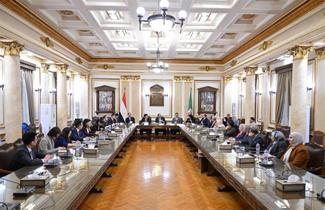جامعة القاهرة تستقبل وفد جامعة بكين لتعزيز الشراكة الاستراتيجية ووضع الأطر النهائية