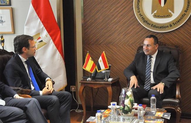 وزير التعليم العالي يبحث سبل تعزيز التعاون مع سفير مملكة إسبانيا ووفد جامعة IE الإسبانية
