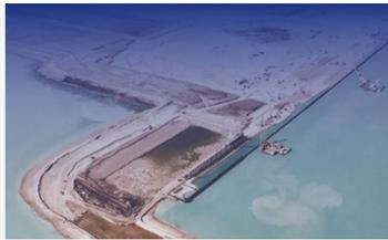 الكويت تعلن تعرض منشآت ميناء مبارك الكبير لهجوم بمسيرات وصواريخ دون إصابات بشرية