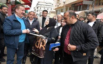 محافظ بورسعيد في جولة تفقدية مفاجئة بمنطقة "البازار القديم" لمتابعة الانضباط وتطوير الخدمات