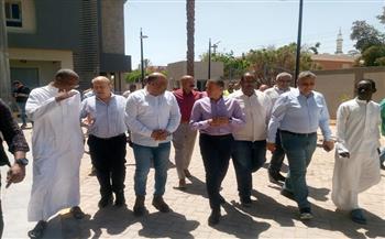 محافظ أسوان يتفقد مشروعات إحلال وتجديد مستشفى نصر النوبة المركزى ورفع كفاءة الطريق الدائري