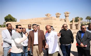 لتنشيط السياحة الريفية.. محافظ قنا يجري جولته الأولى بمعبد دندرة ويوجه برفع كفاءة الخدمات بالمنطقة