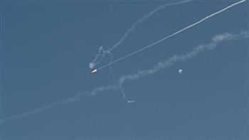 وزارة الدفاع الإماراتية: الدفاعات الجوية تتعامل مع اعتداءات صاروخية ومسيرات قادمة من إيران