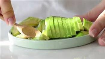 لربات البيوت.. طرق صحية لتخزين الأفوكادو والحفاظ على قوامه