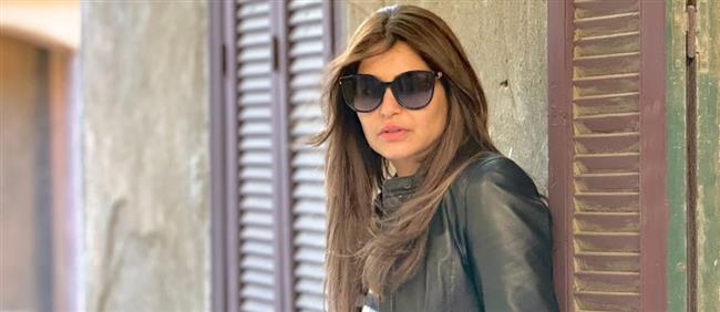 بإطلالة جذابة منة فضالي : "اخترت نفسي وانتهت علاقات كثيرة"